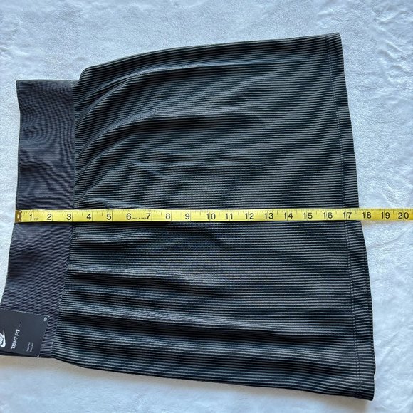 Nike air co-ord in dark gray, NWT, women's large, fitted, ribbed, mini skirt - Picture 5 of 6